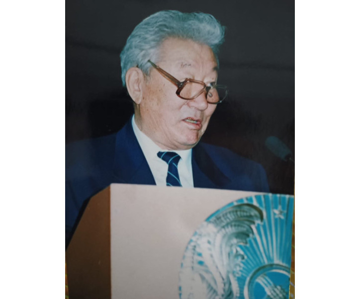 Академик пір тұтқан тұлға