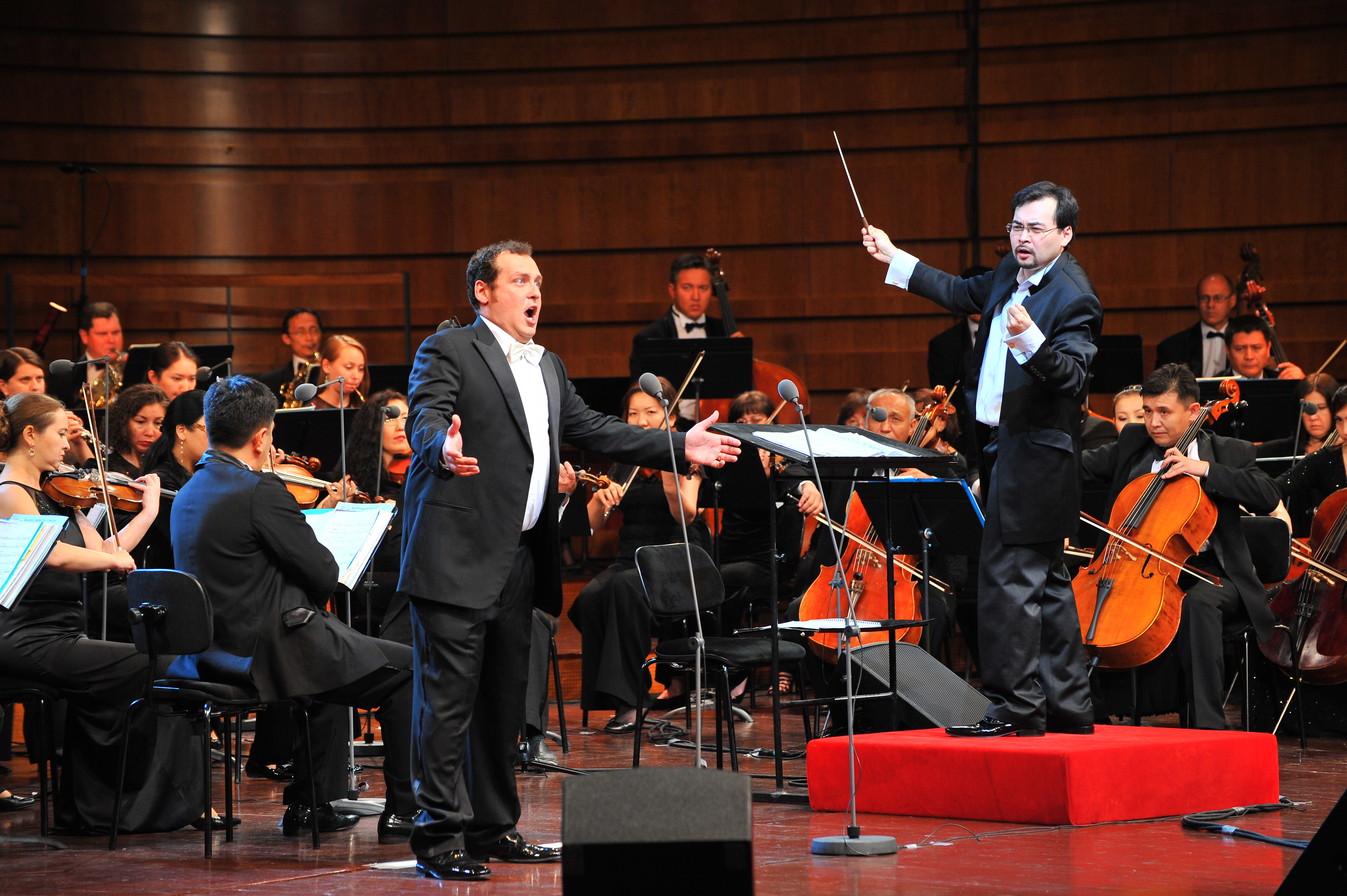 Оныншы маусым:  Операдағы озық жетістіктер