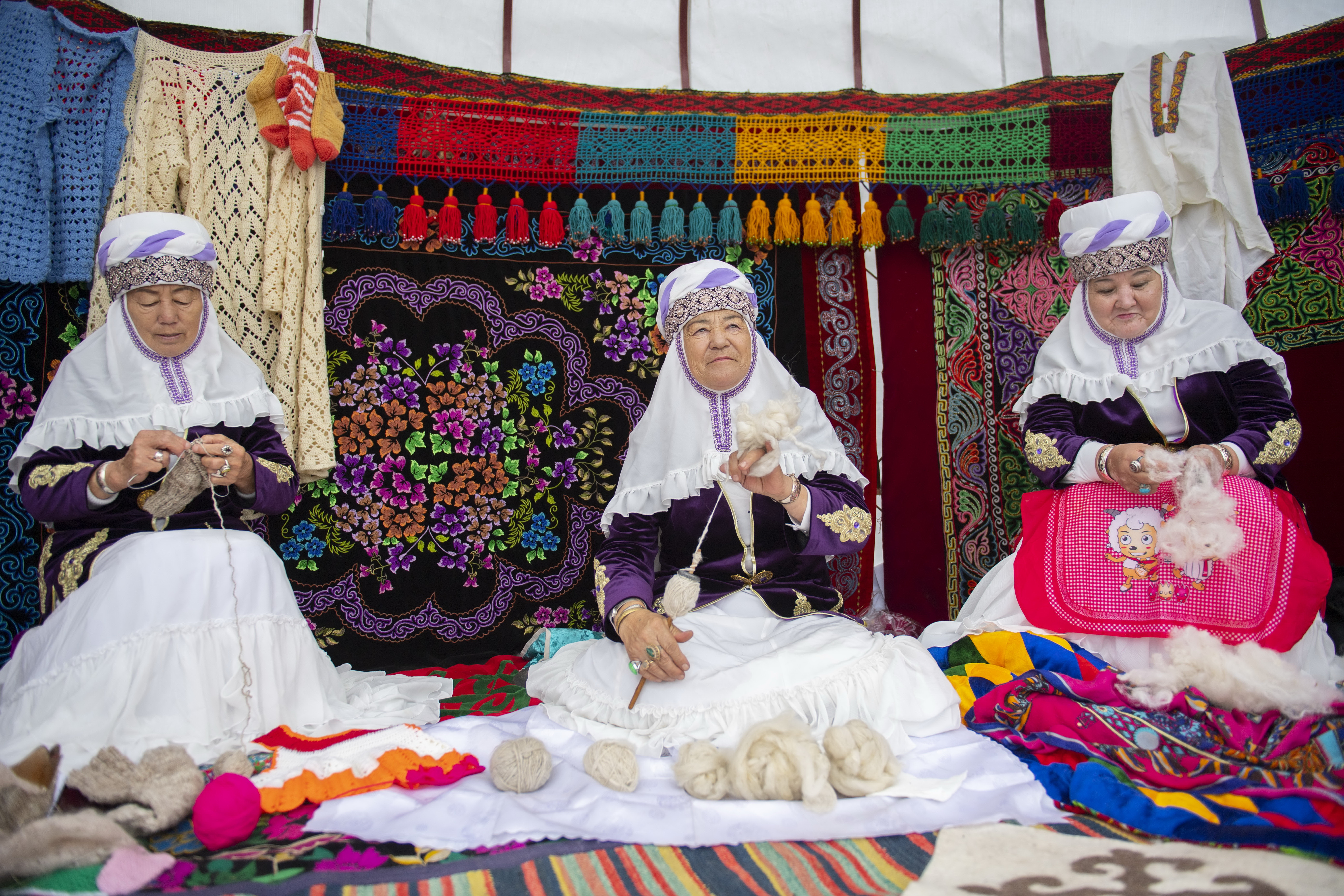 Салт-дәстүр салтанаты