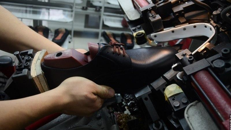 Аяқкиім тігуді үйретеді