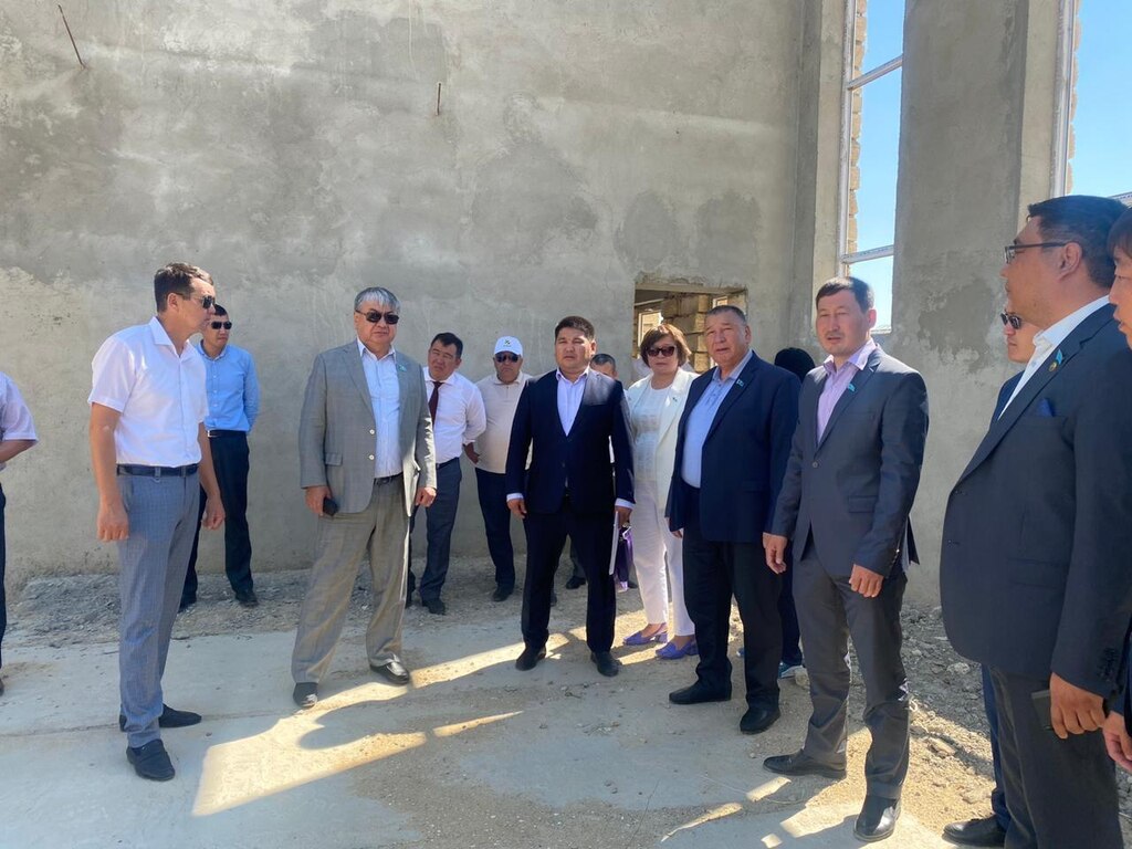 Ауыл тұрғындарымен кездесті