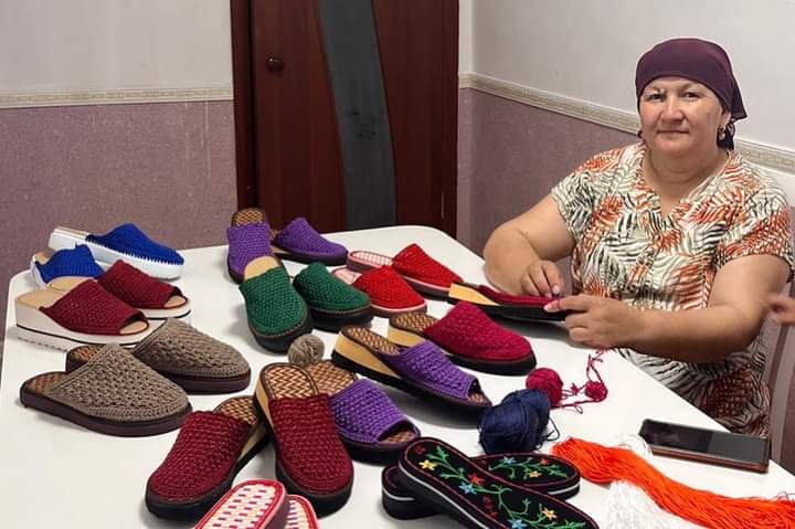 Алғада жасалған аяқкиім