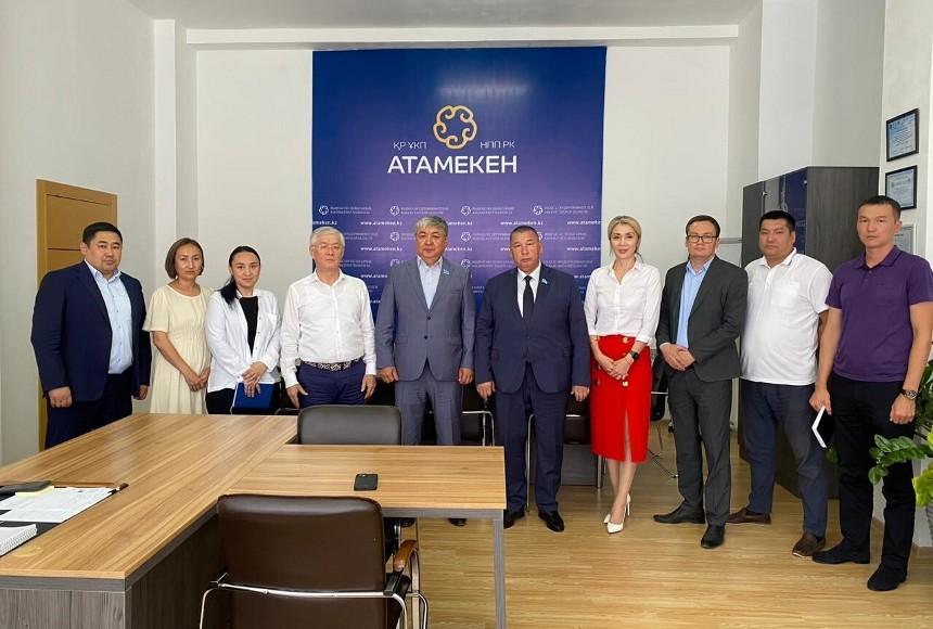 Жұртшылықпен жүздесті