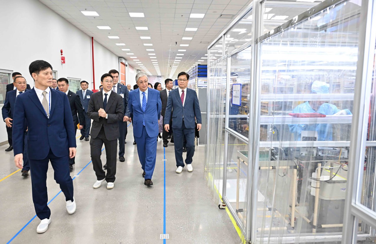 Президент Hyosung Financial System Vina компаниясының өндіріс алаңын аралады