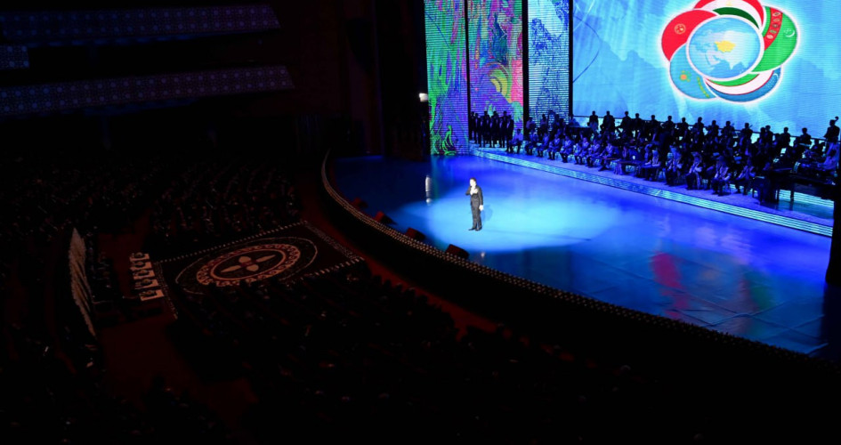 Президент Тәжікстанда «Достық кеші» концертін тамашалады (фоторепортаж)