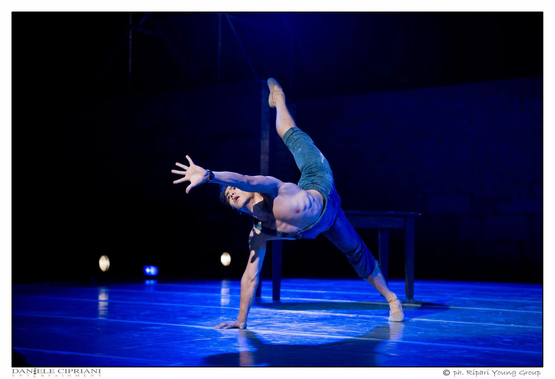 Би тіліндегі диалог