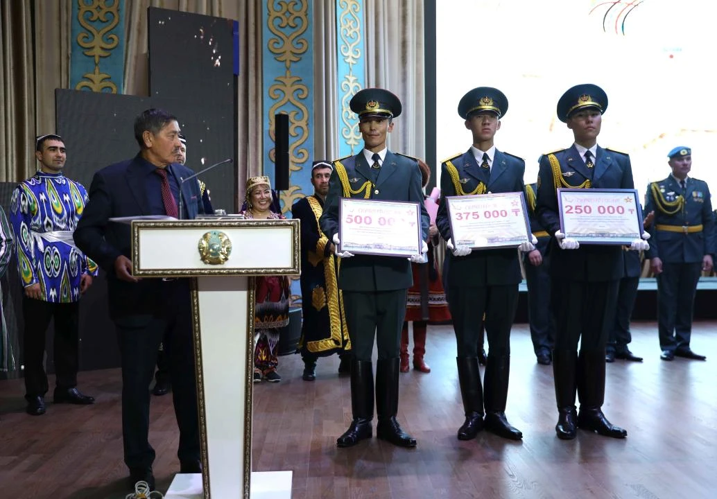 Әскерилер: мемлекеттік тіл сайысы