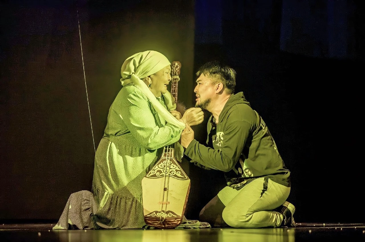 «Қос мұңлық» – қоғам шындығы