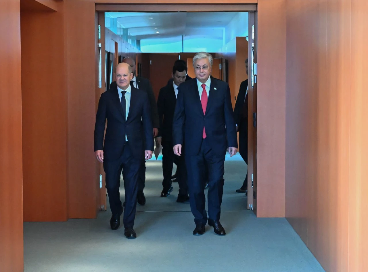 Президент Қасым-Жомарт Тоқаев Германия Канцлері Олаф Шольцпен кездесті