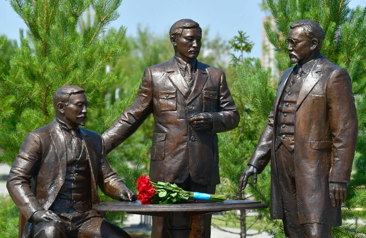 Семіз есектері бар әдемі әйелдерден рахат алыңыз Жетілген порно галереялар