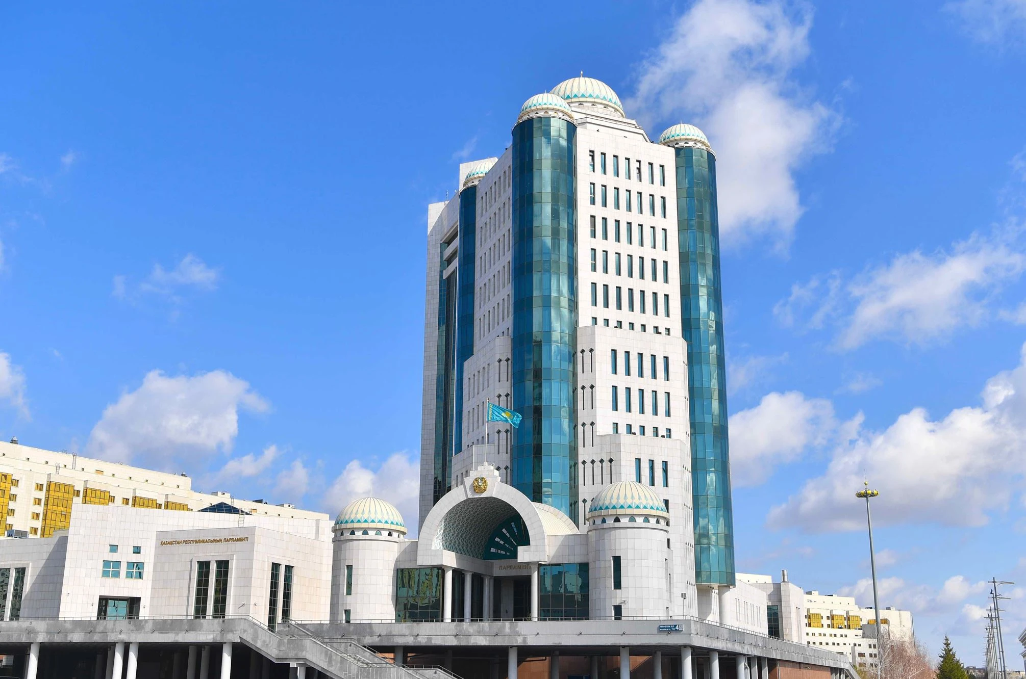 Тұрақты комиссиялар отырысына қатысты