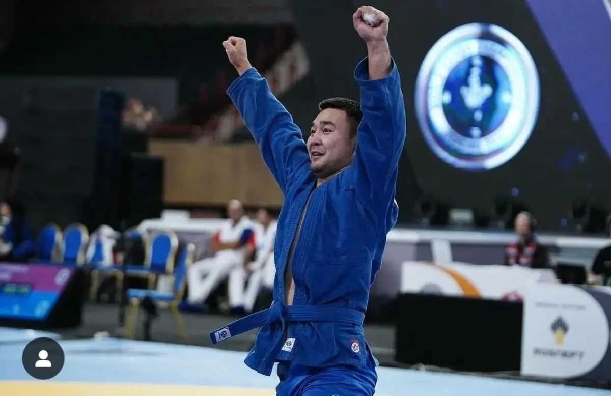 Еламан Қойшыбаев самбодан әлем чемпионатында күміс медаль жеңіп алды
