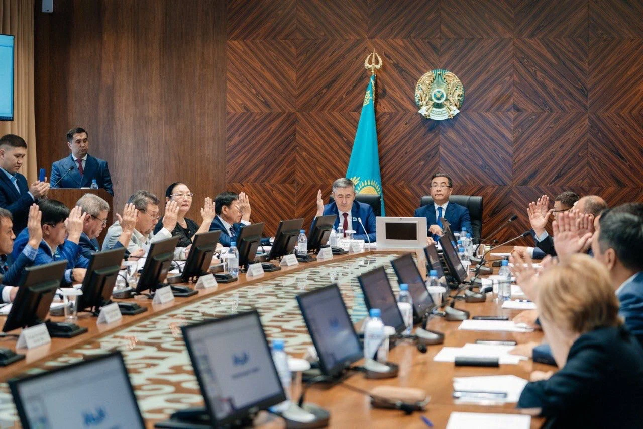 Өңір депутаттары халықпен тығыз байланыста