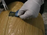 10 кг гашиш жасырған: Полиция қызметкерлері күдіктілерді ұстады