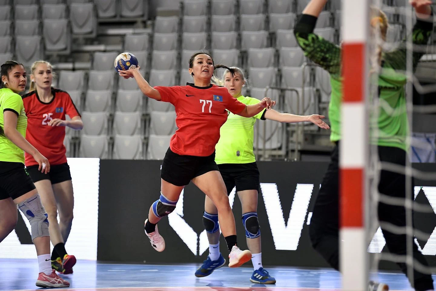 Қарсыластар – кіл мықты