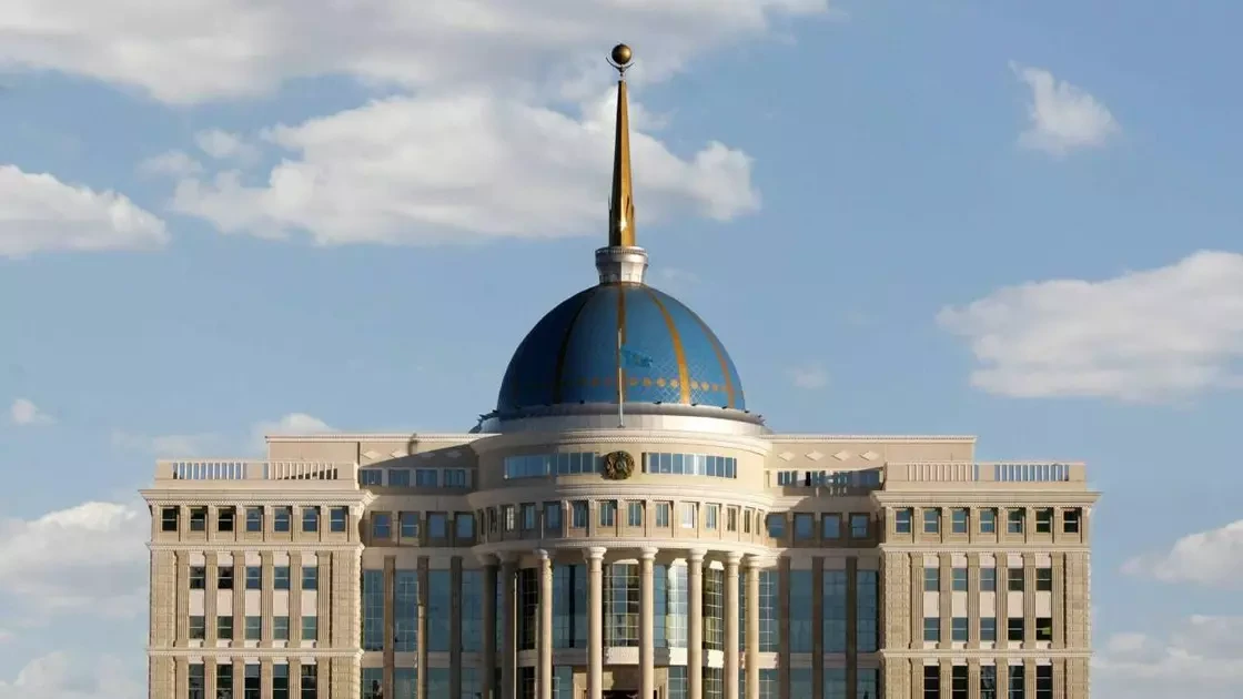 Президент Алматыдағы хостелде қаза тапқандардың туыстарына көңіл айтты