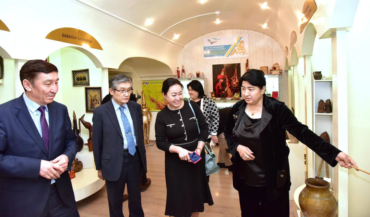 Нобель сыйлығының лауреатымен кездесті