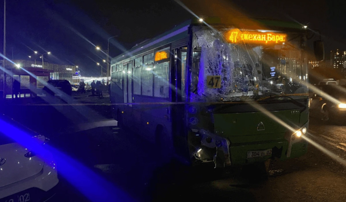 Алматыдағы автобус апаты: Жүргізушіге шабуыл жасаған адам қамауға алынды