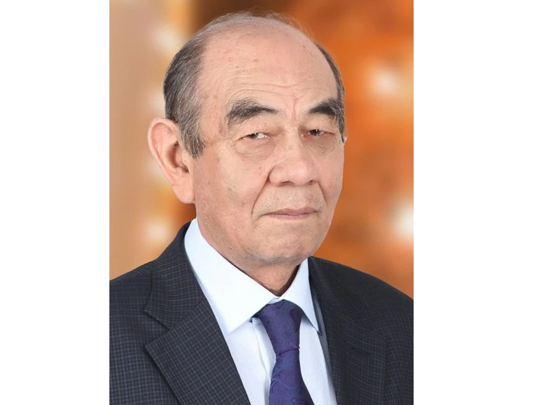 Ақжарқын азамат еді...