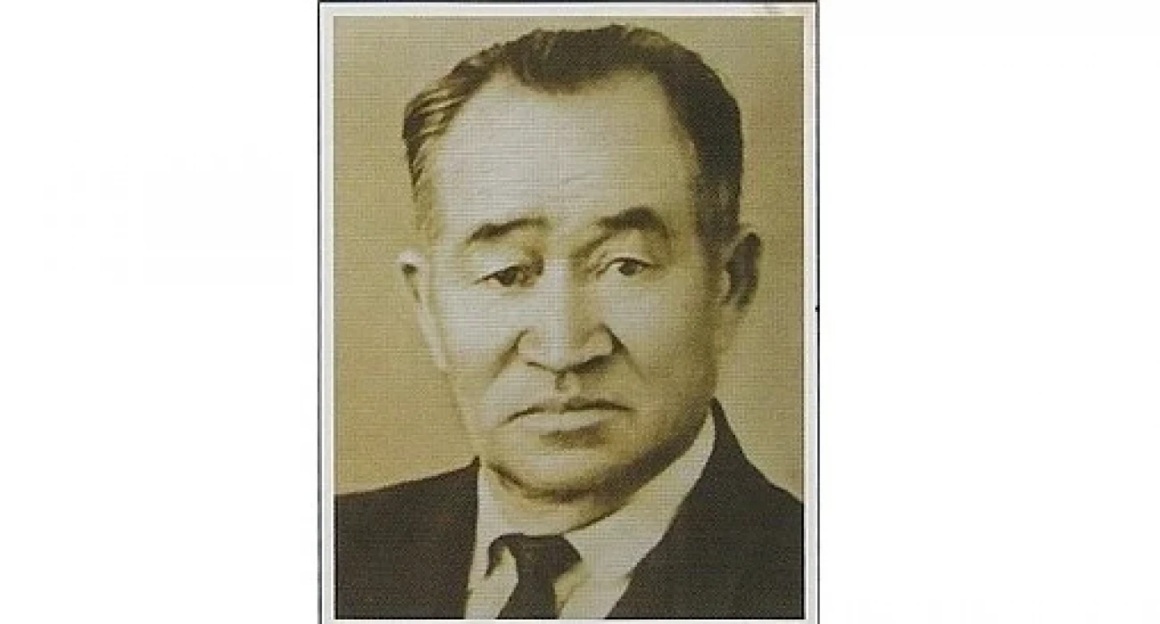 Қыз бананды тракциялайды (фото)