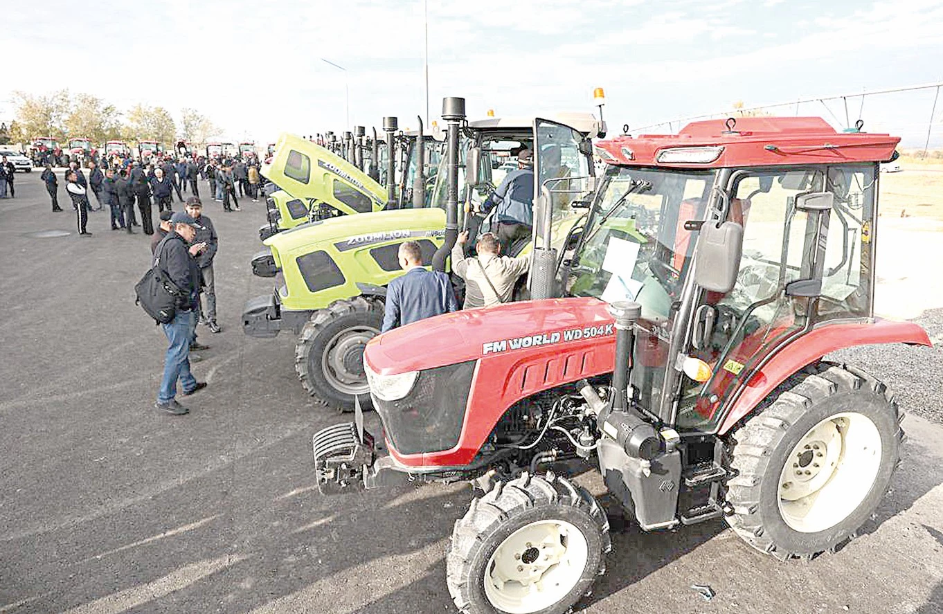Жаңарған техника паркі: Тозығы жеткен трактор да жоқ емес