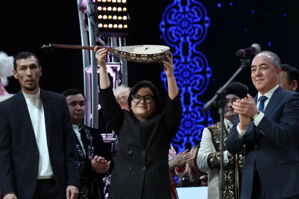 Мұхит мұрагерлері және «Асыл домбыра»