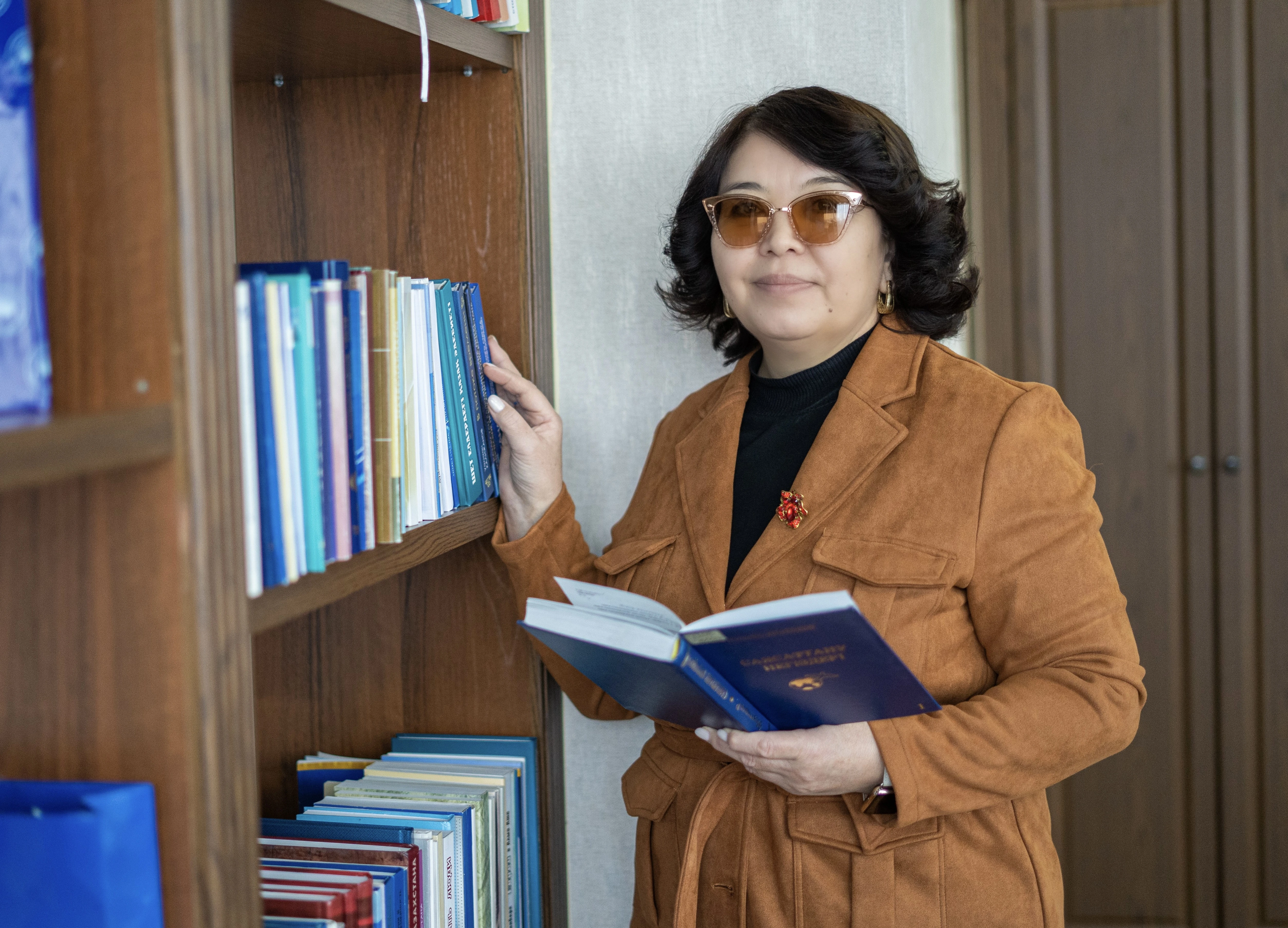 ...Бәрі кітапқа қызмет етуі керек