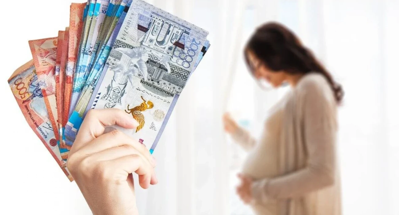 Ер адам ұйықтап жатқанда әйелдің анусын жалайды.