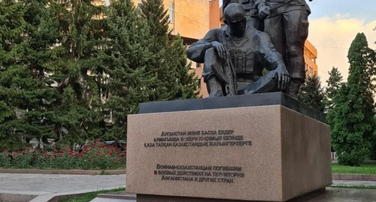 Егде жастағы әйелдер порносы Жынысы: Ер адамды әйел түсірген видео