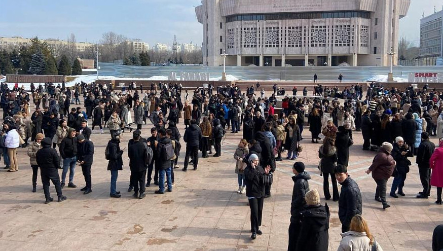 Алматылықтарға 16:00-ге дейін арнайы пунктерде қалу ұсынылды