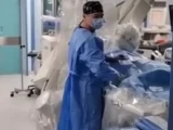 Жер сілкінісінде науқасқа ота жасаған хирургтар жұрттың ризашылығына бөленді (видео)