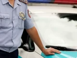 Біреуі полицей: Есілде көлік ішінен екі адамның мәйіті табылды