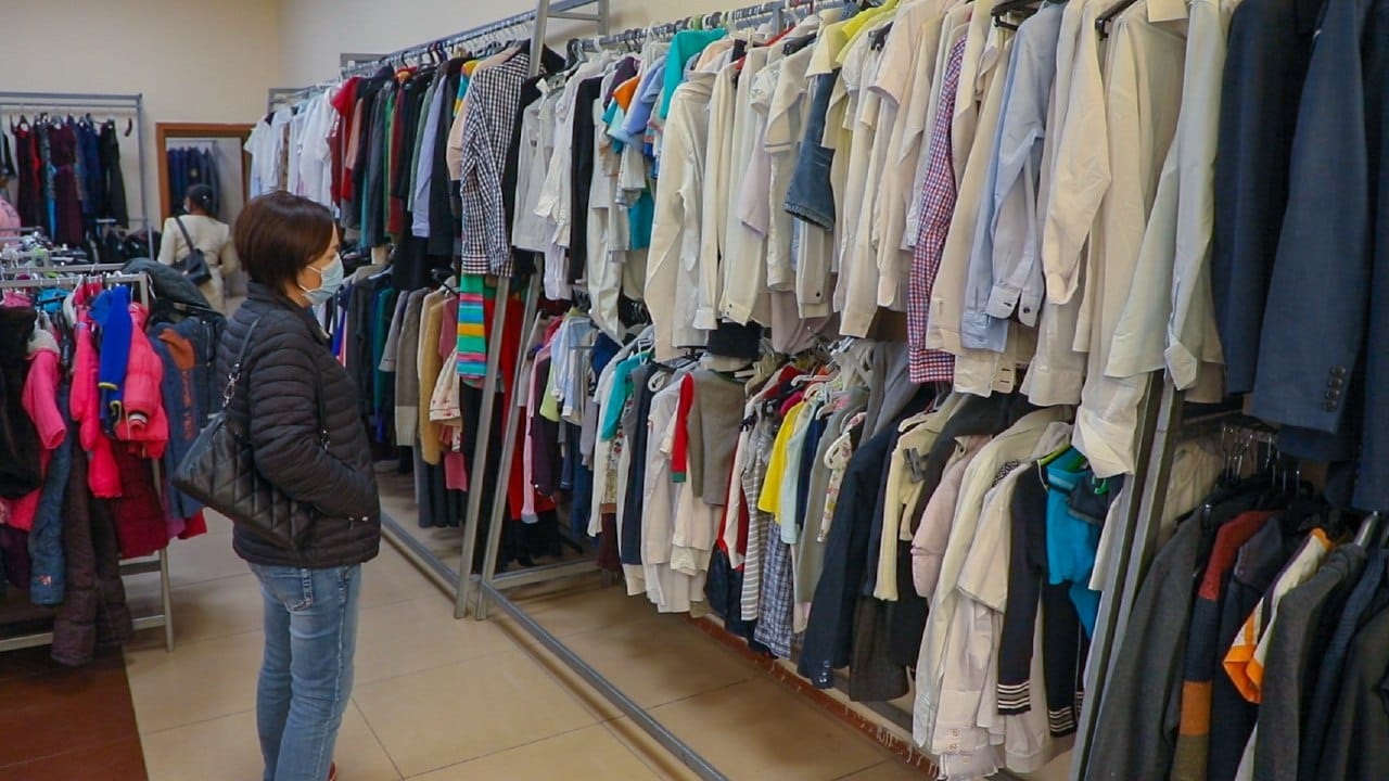 Мұқтаждың жыртығын жамаған дүкен