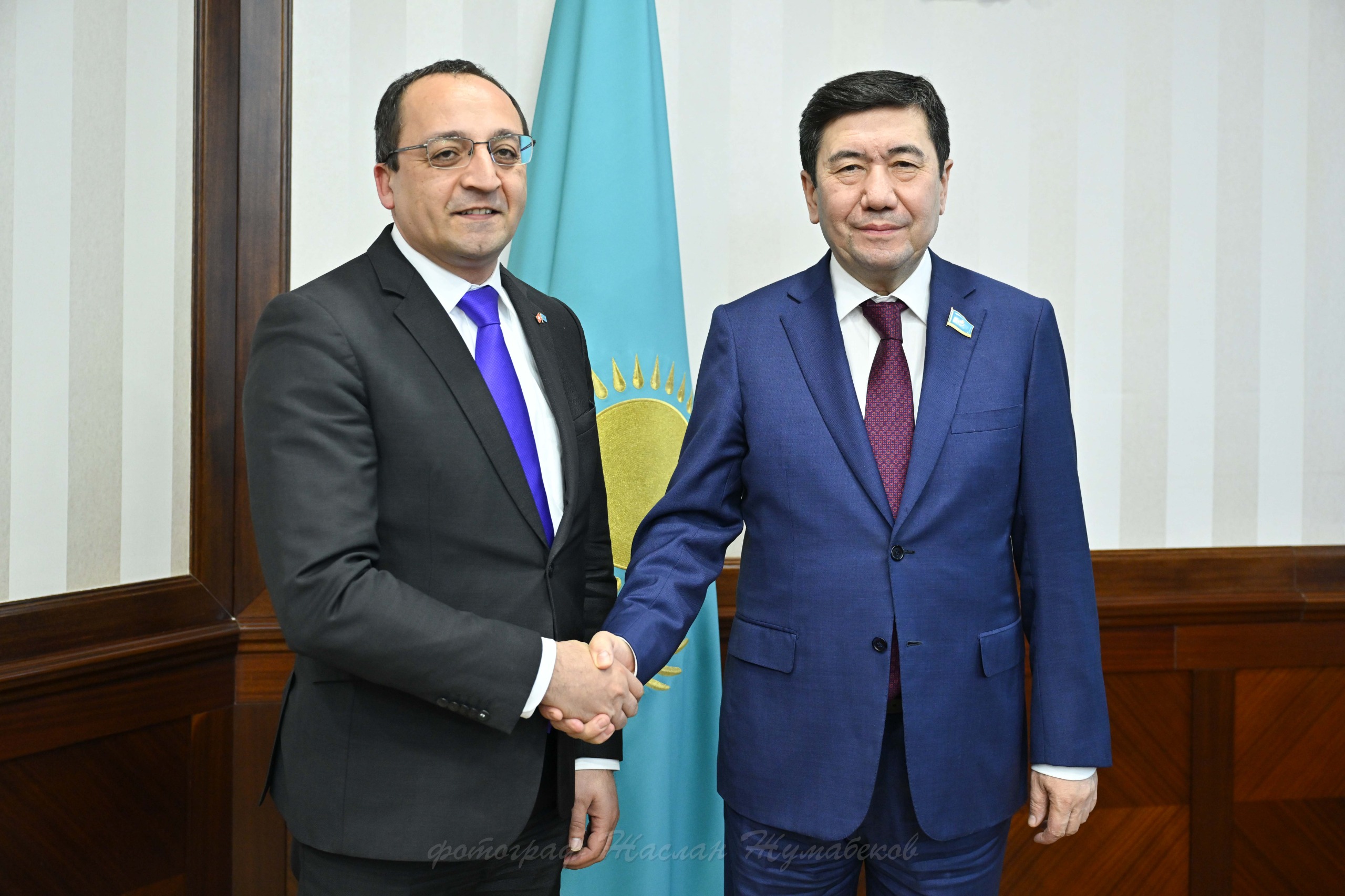 Швейцария елшісімен кездесті