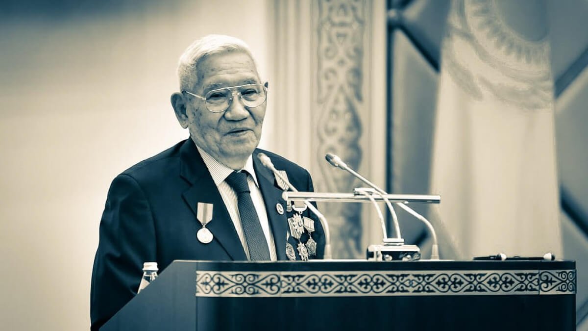 Абзал азамат еді