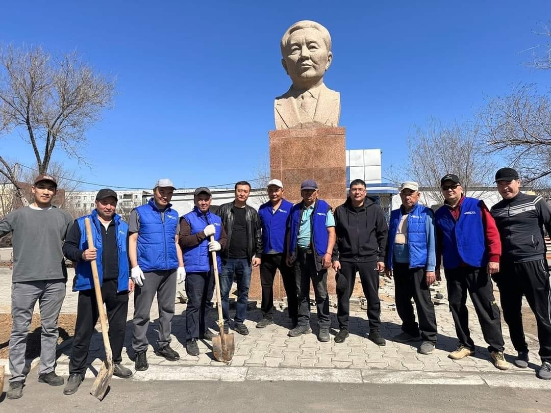 Академик аллеясын «ақжолдықтар» абаттандырады