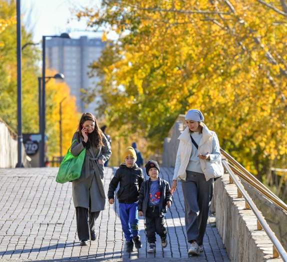 Мен шорт киген қызды аңдыдым Орыс отбасыларының жеке мұрағаттарынан алынған порно