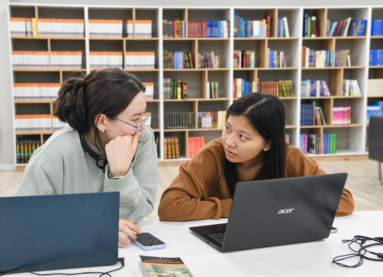 толық әдемі киска