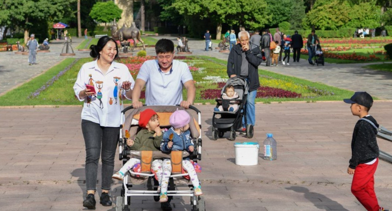 Күйеуі әйелін ұрып-соғады Күйеуі әйелін ұрып-соғады