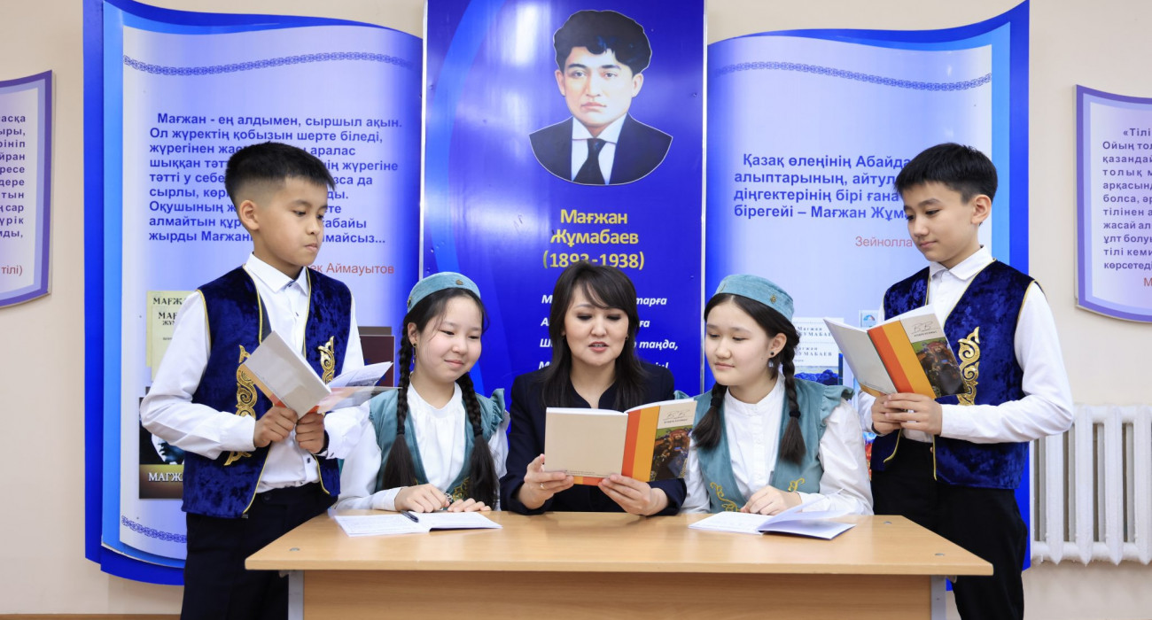 Жыныстық қатынас ұйықтап жатқан анамен жыныстық қатынасқа түскен