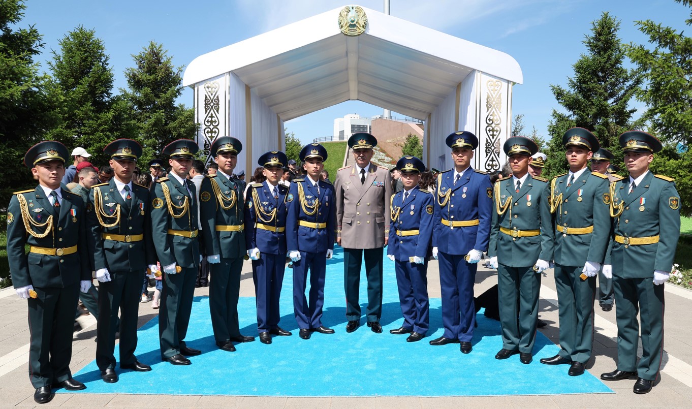 Офицерлер қатары толықты