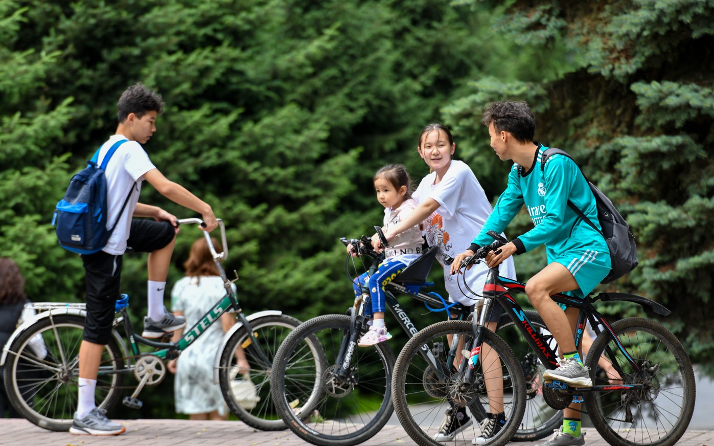 Бала тәрбиесі: Ата-ана неге алаңдайды?