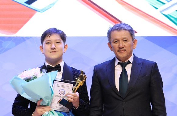 Тоқтар – «Жыл оқушысы»