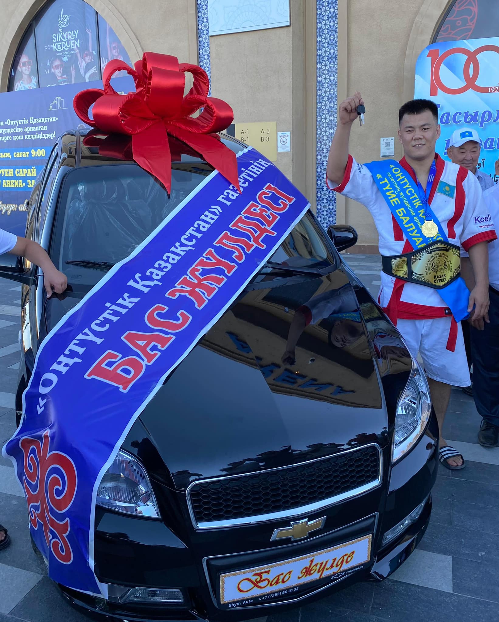 Түйе балуанға – темір тұлпар