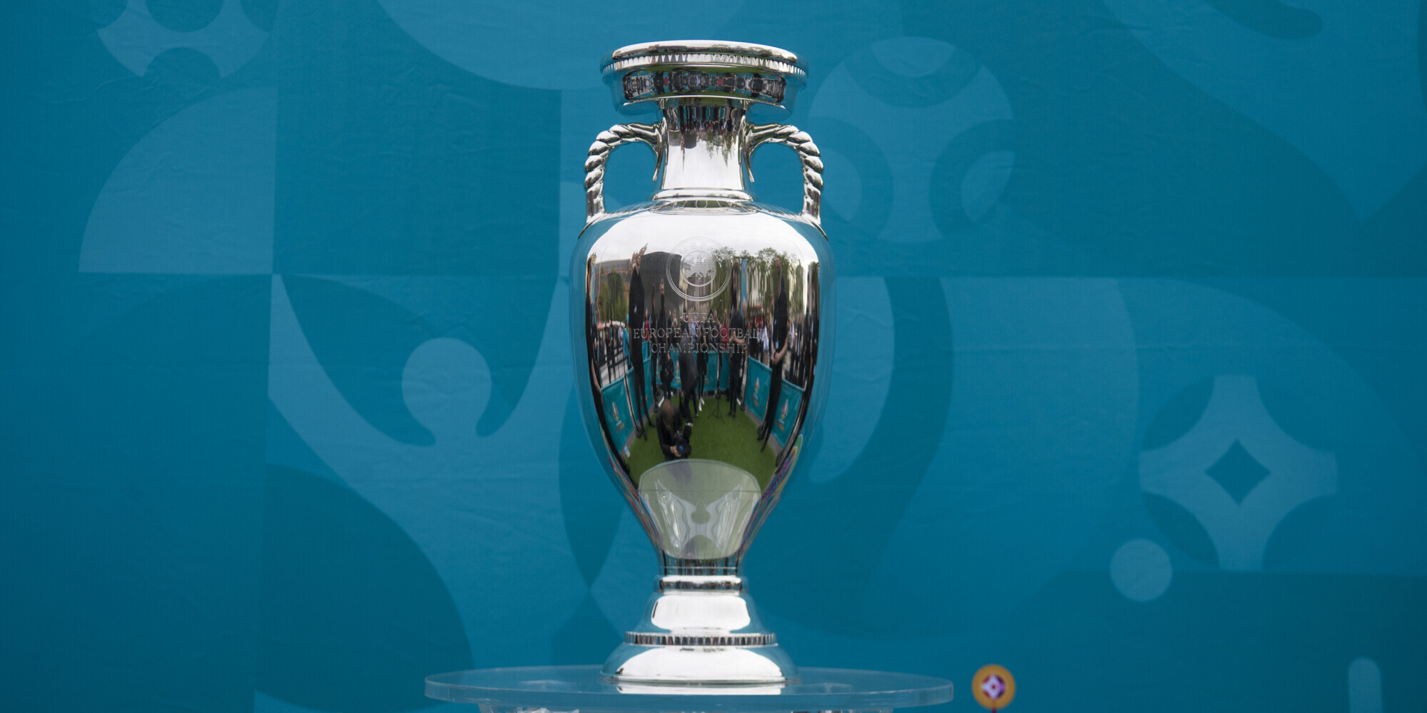 Футбол: Дерек пен дәйек