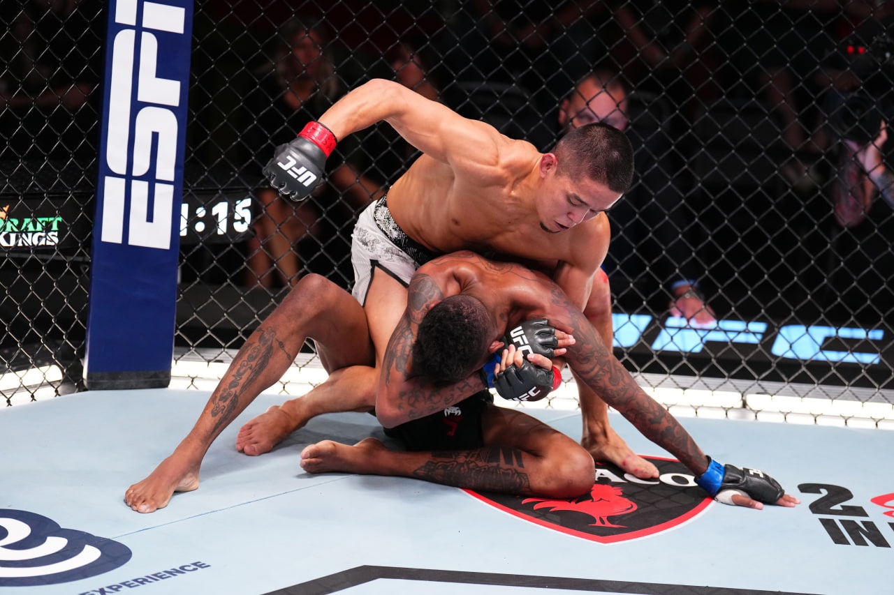 Асудың UFC-дегі үшінші жеңісі