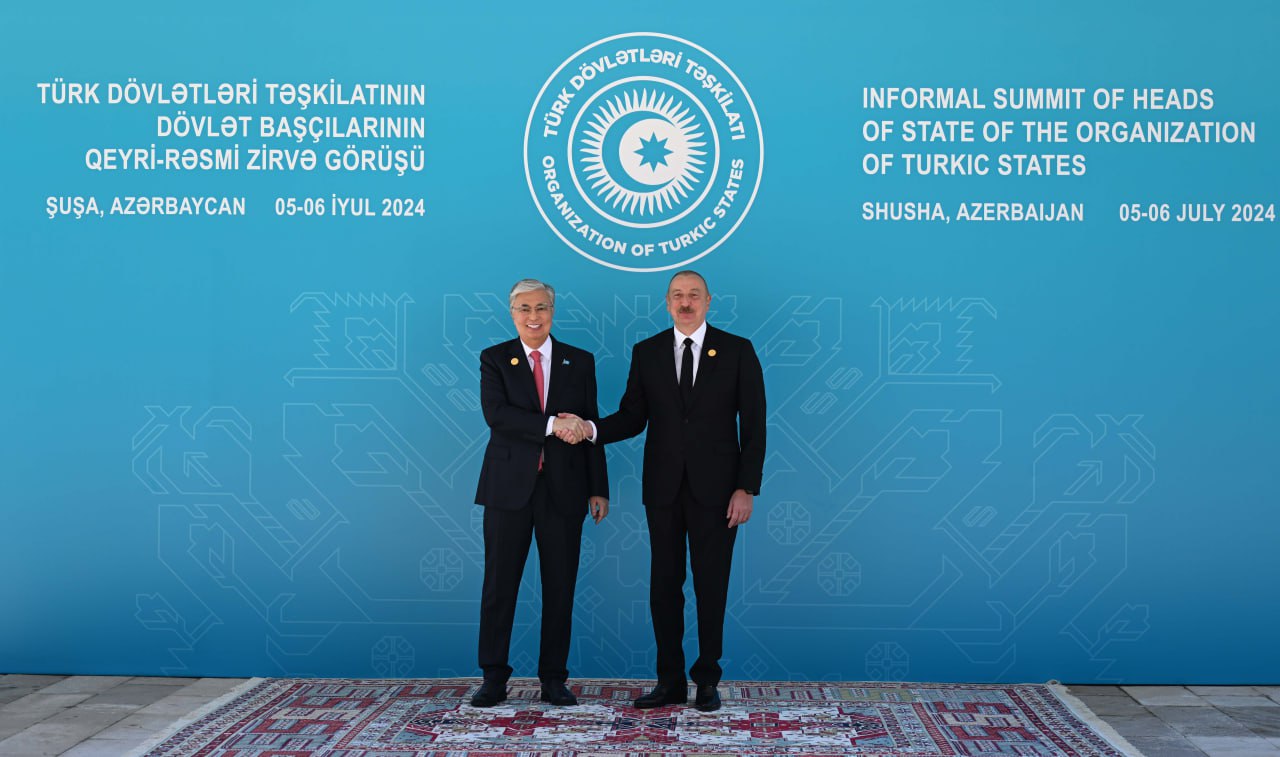 Мемлекет басшысы Әзербайжан Президентінің Шуша ауданындағы өкілдігінің ғимаратына келді