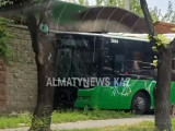 Алматыда тағы да автобус апаты болды: зардап шеккендер бар