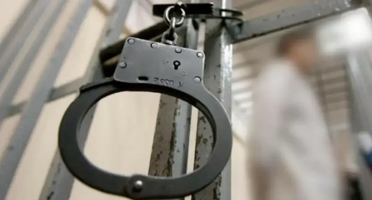 Орыс тілінде дөрекі порно Порно ауыз степлермен тігілген