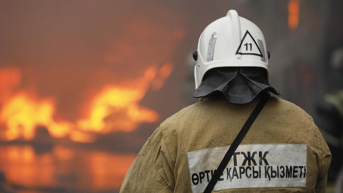 Астанада көпқабатты тұрғын үйде орналасқан спа-салоннан өрт шықты